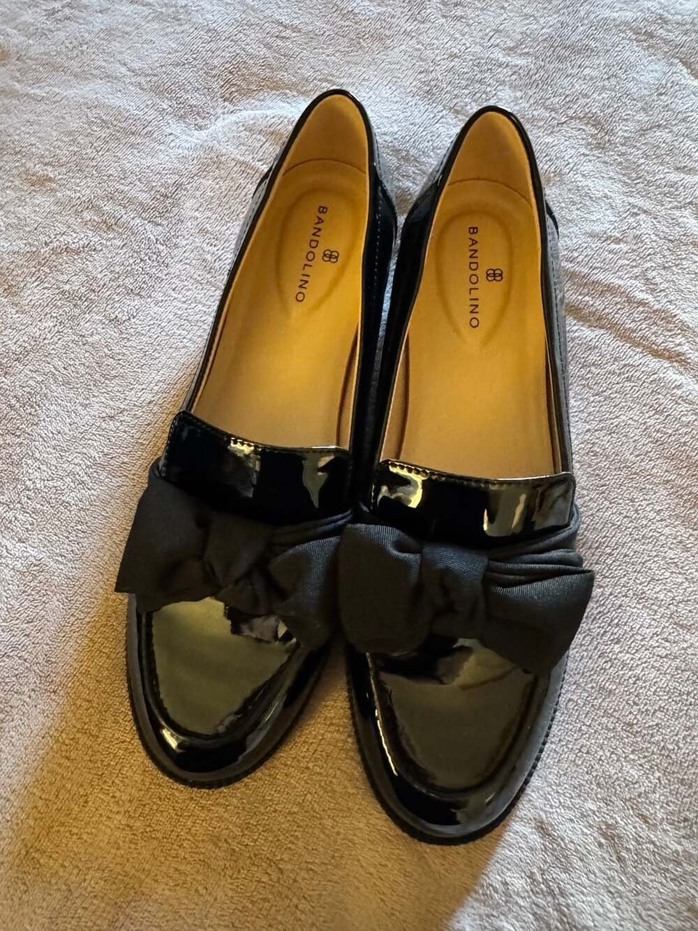 New Bandolino Korrar Bow Loafer Black Patent Leather- no box